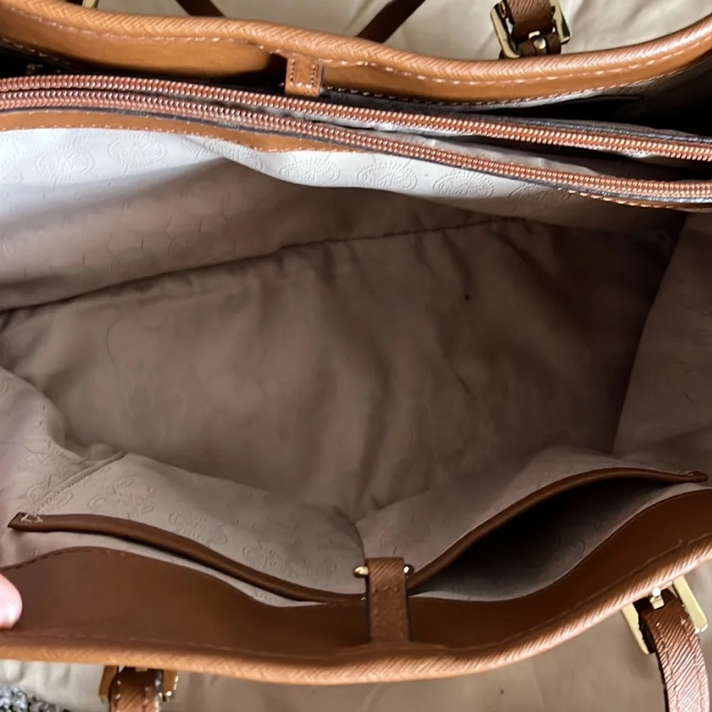 Michael Kors Purse - Picture 6 of 8